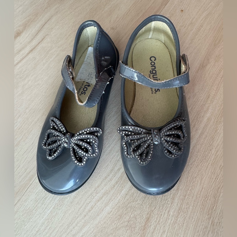 Girl shoes